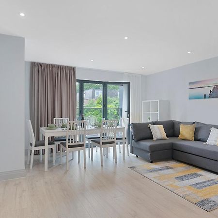 Spacious, 3 Bedroom, 2 Bathroom, Surbiton Buitenkant foto