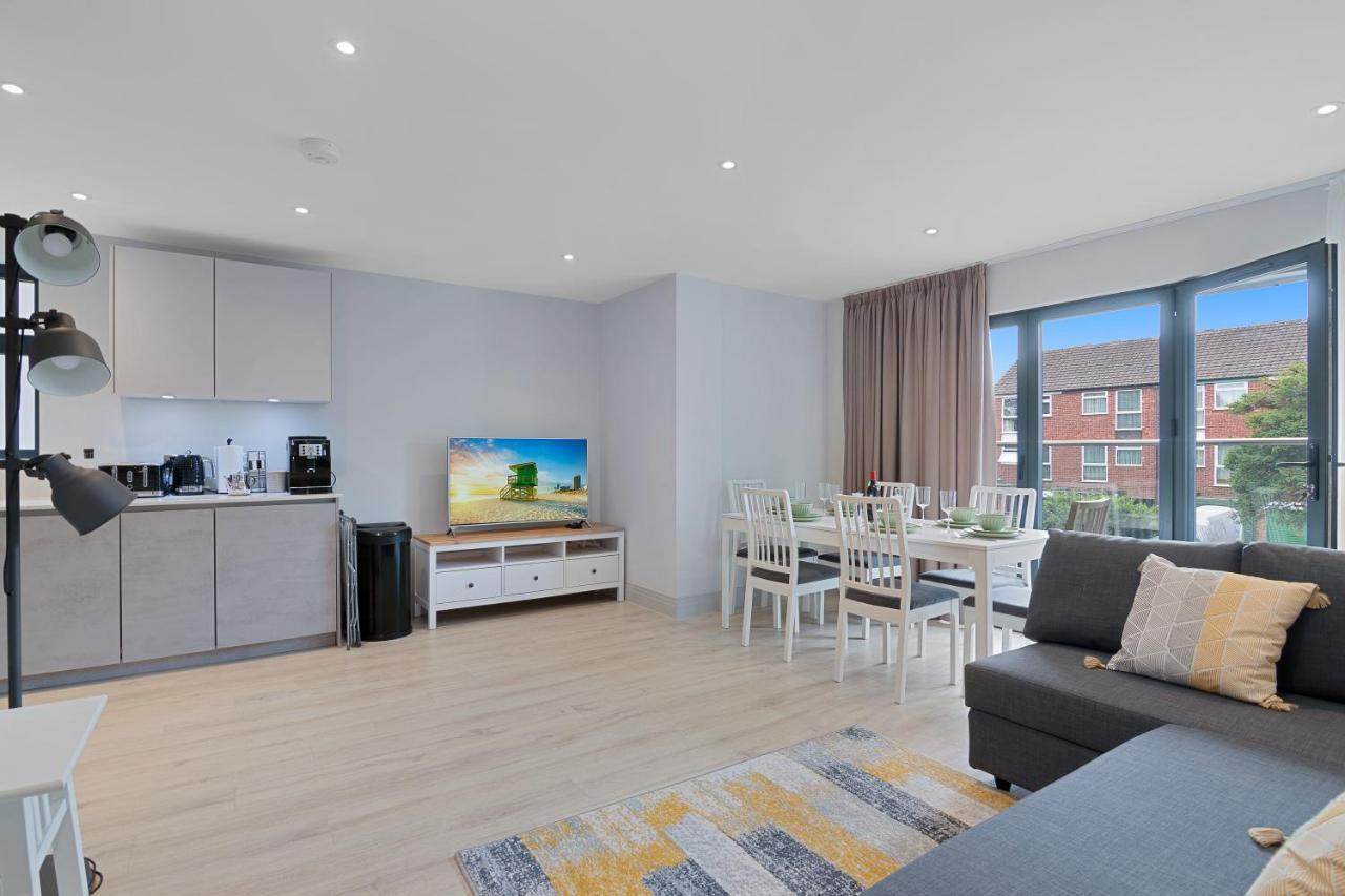 Spacious, 3 Bedroom, 2 Bathroom, Surbiton Buitenkant foto