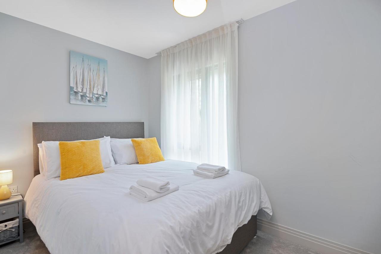 Spacious, 3 Bedroom, 2 Bathroom, Surbiton Buitenkant foto