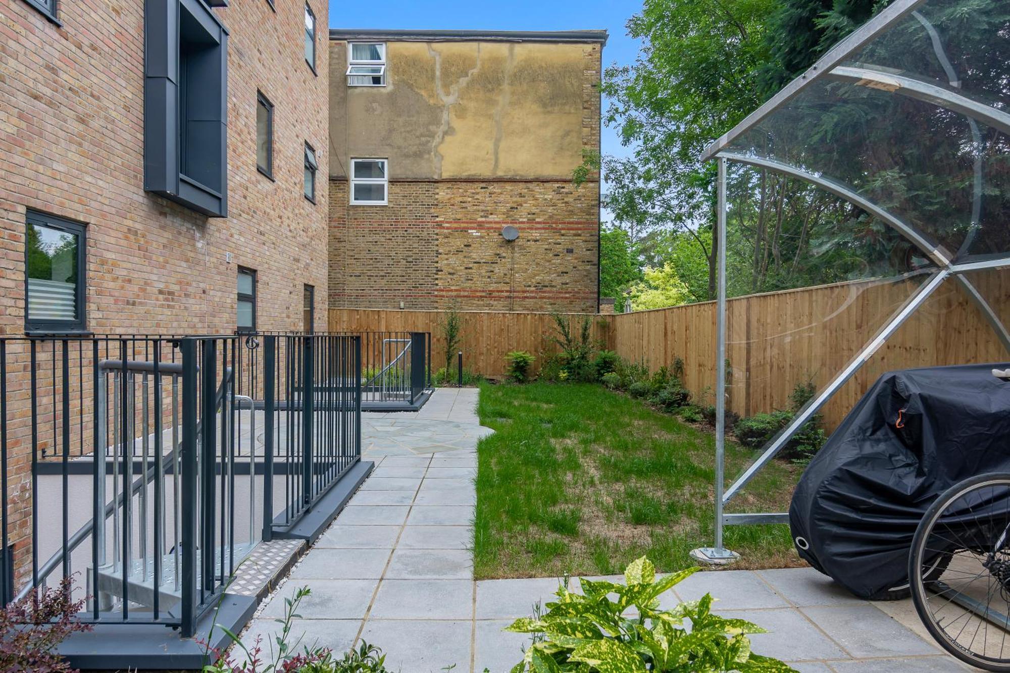 Spacious, 3 Bedroom, 2 Bathroom, Surbiton Buitenkant foto
